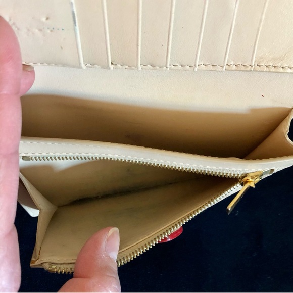 CELINE Medium Strap Wallet in Bicolour Grained Calfskin
Powder / Red - Picture 10 of 12